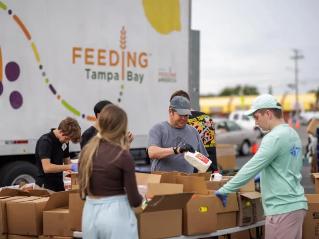 Florida | Tampa entrega alimentos gratis y así puedes recibirlos