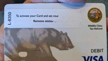 California: Así puedes activar la tarjeta preparada para cobrar el estímulo de $1.200