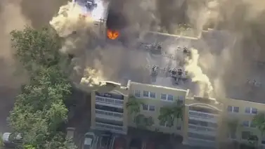 Miami | Incendio de gran magnitud en edificio residencial (+Video) Miami | Incendio de gran magnitud en edificio residencial (+Video)