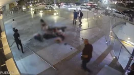 Tres jóvenes muertos y múltiples heridos tras el colapso de una baranda