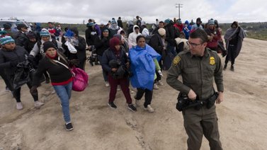 Estos inmigrantes recibirán asilo tras cruzar a EEUU (+Detalles)