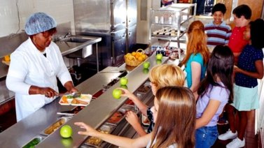 California | Escuelas de Los Ángeles tienen estos programas gratis de alimentación para niños