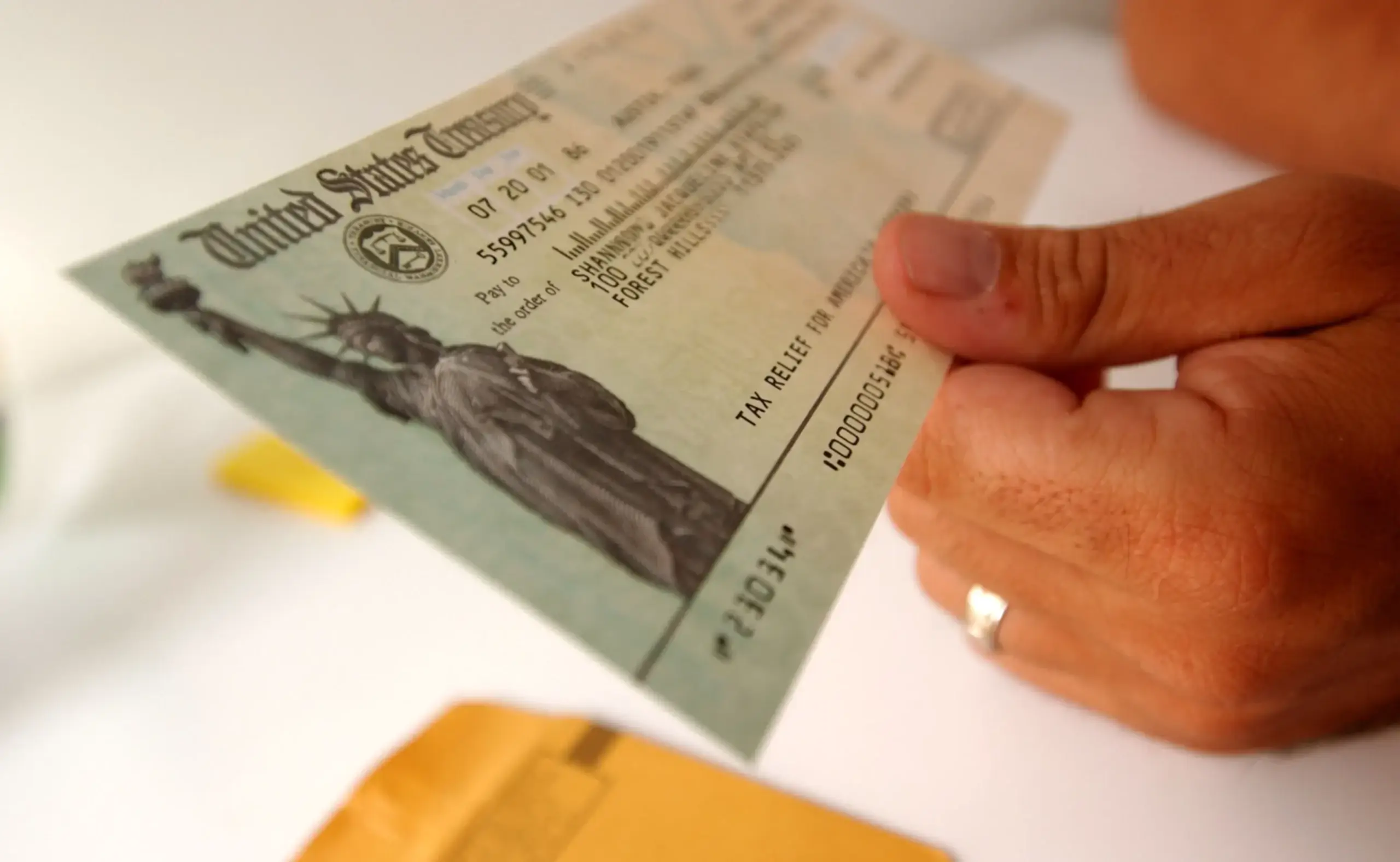 Cheque de estímulo de $9.000 para California abre postulaciones (+Requisitos)