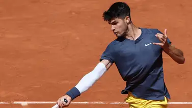 Carlos Alcaraz sufre pero avanza en Roland Garros Carlos Alcaraz sufre pero avanza en Roland Garros