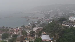 Intensas lluvias causan fuerte oleaje en La Guaira este #31May