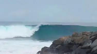 Reportan fuerte oleaje en La Guaira Reportan fuerte oleaje en La Guaira