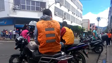 OJO: ¿Son los "dueños" de las calles? Esto dicen las leyes sobre las paradas de mototaxis (+DETALLES) OJO: ¿Son los "dueños" de las calles? Esto dicen las leyes sobre las paradas de mototaxis (+DETALLES)