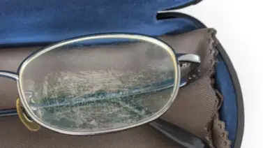 Rayones en tus lentes: recupéralos en casa Rayones en tus lentes: recupéralos en casa