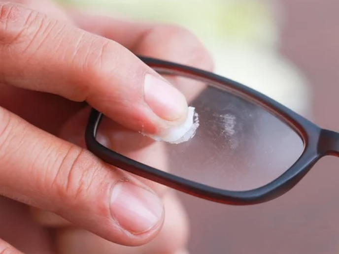 Rayones en tus lentes: recupéralos en casa Rayones en tus lentes: recupéralos en casa