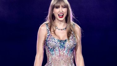 Fans de Taylor Swift acampan en las afueras del Santiago Bernabéu (+Fotos)