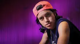 Aldea del influencer indígena asesinado recibe su cuerpo para un último adiós