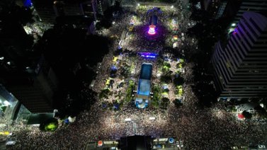 Karina cantó ante 45 mil personas e hizo historia en Plaza Altamira