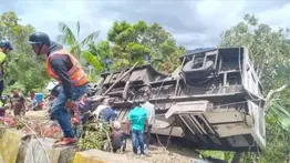 Reportan aparatoso accidente de un transporte de orquesta infantil en Sucre (+Fotos)