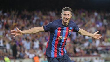 Lewandowski brilla con un gol y dos asistencias en su debut