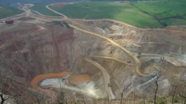 Mineros atrapados tras deslizamiento de tierra (+Video)