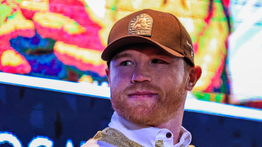 ¡Qué locura! Canelo Álvarez le cumple curioso sueño a un hombre (+Video)
