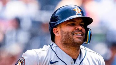 MLB: José Altuve despliega su poder ante los Cerveceros (+Video)