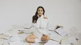 La cantautora costarricense Debi Nova estrena nuevo álbum