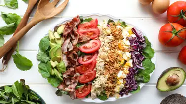 Ensalada Cobb: festín de sabores típicos de Hollywood Ensalada Cobb: festín de sabores típicos de Hollywood