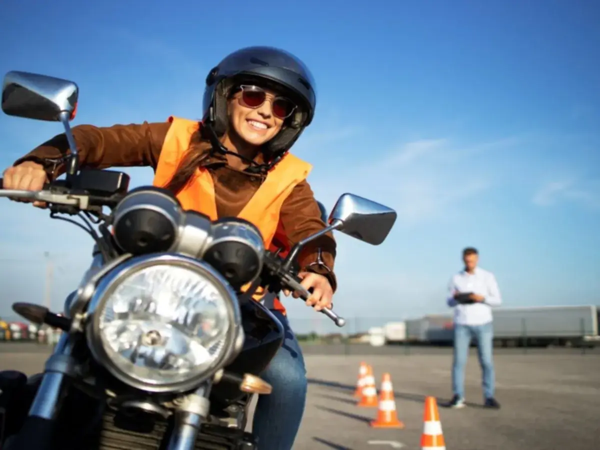 Así se obtiene la licencia de conducir para motos en EEUU (+Requisitos)