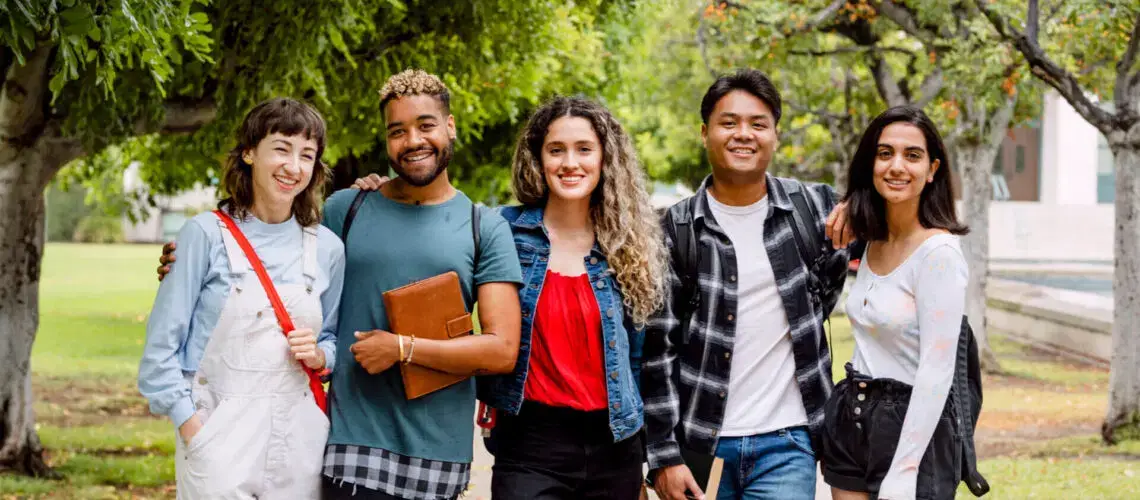 EEUU | Requisitos para que estudiantes indocumentados reciban beca de $5.000 en Illinois