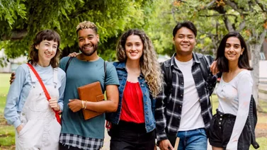 EEUU | Requisitos para que estudiantes indocumentados reciban beca de $5.000 en Illinois