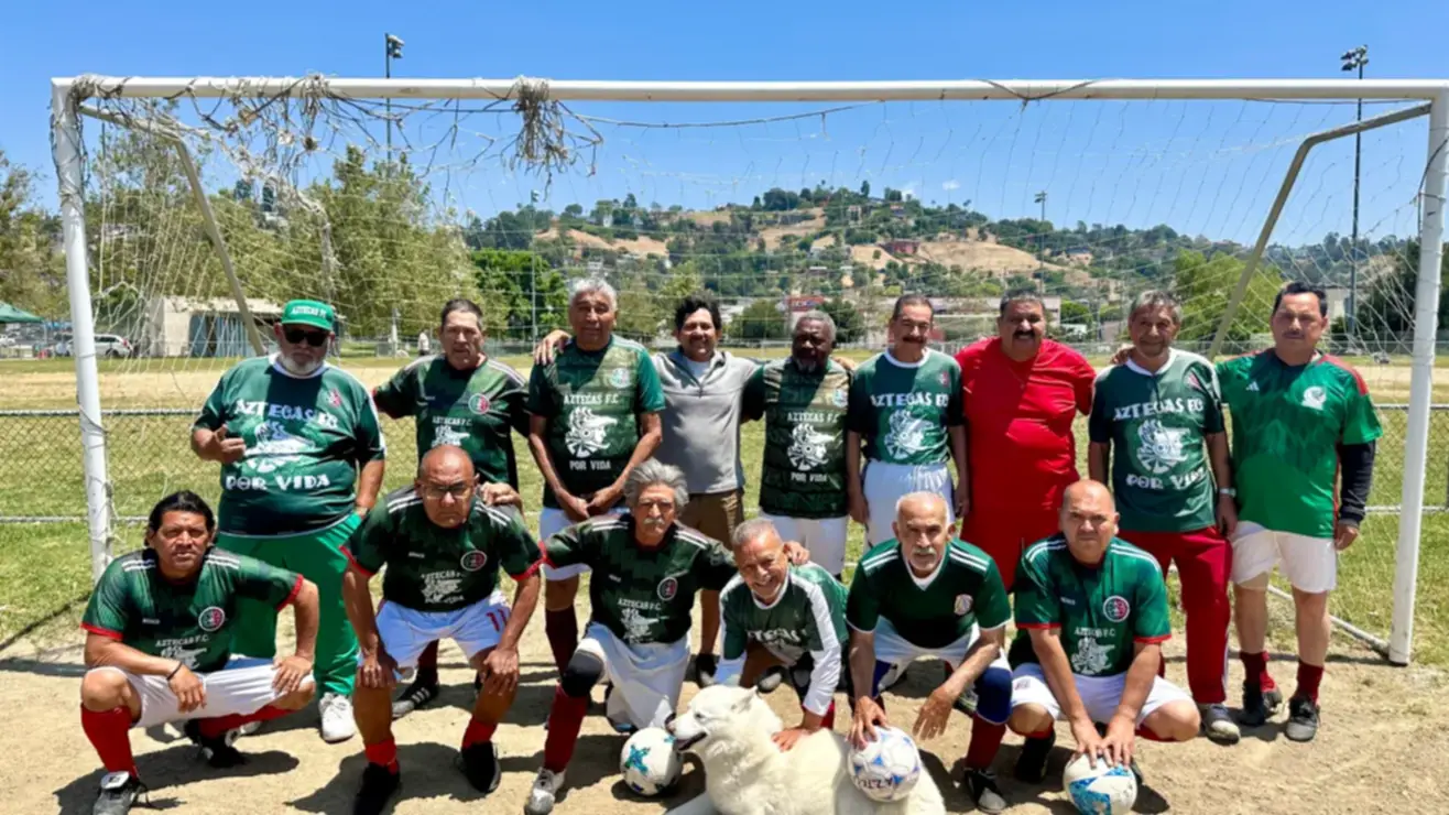 EEUU | Aztecas, el equipo de fútbol de California con jugadores de más de 70 años