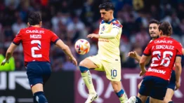 El América visitará a las Chivas en el inicio de las semifinales del fútbol mexicano