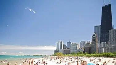 Abren plazas de trabajo y aumentan salarios de salvavidas en Illinois (+Monto) Abren plazas de trabajo y aumentan salarios de salvavidas en Illinois (+Monto)