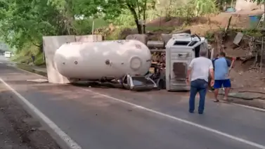 Siete personas fallecidas deja volcadura de gandola en carretera nacional Siete personas fallecidas deja volcadura de gandola en carretera nacional