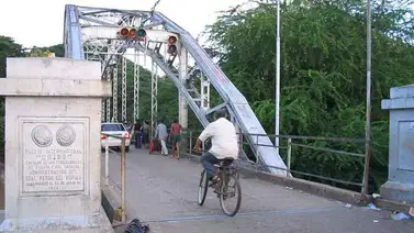 Autoridades reactivan paso vehicular por el puente Unión en la frontera Autoridades reactivan paso vehicular por el puente Unión en la frontera
