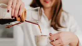Café por la mañana: ¿energizante aliado o enemigo silencioso?