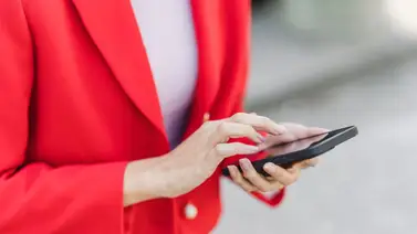 ¡Alto! Esto pasa por el uso excesivo del teléfono celular ¡Alto! Esto pasa por el uso excesivo del teléfono celular