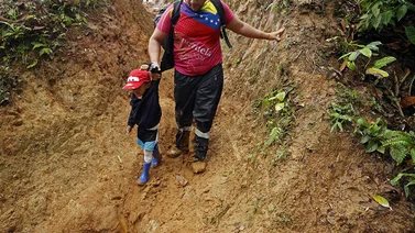 Venezolana quedó varada en el Darién con sus dos hijos (+VIDEO)