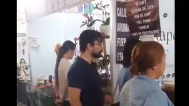 México| Detienen a hombre por grabar con una cámara en su zapato a mujeres en falda (+Video) México| Detienen a hombre por grabar con una cámara en su zapato a mujeres en falda (+Video)