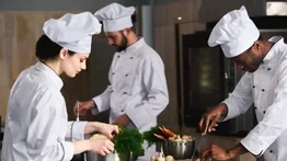 Restaurante mexicano busca ayudante de cocina en California (+Sueldo)