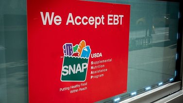 ¿Qué tipo de inmigrante no puede recibir asistencia alimentaria en EEUU?