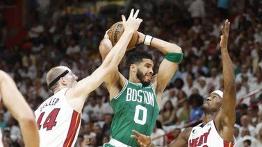 NBA: Los Celtics ponen en jaque al Miami Heat