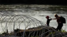 Imputan a migrantes por cruzar el alambrado en Texas: ¿Cuál sería su sentencia?