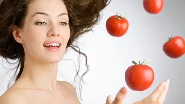 Entérate cómo el tomate ayuda a combatir el acné Entérate cómo el tomate ayuda a combatir el acné