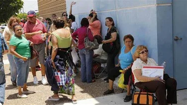Reportan largas colas para registrarse en el plan 8 de vivienda de Hialeah (+Requisitos)