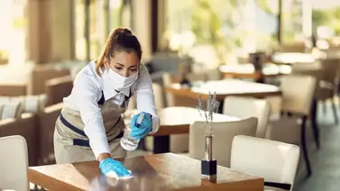 ¿Cuánto gana un mesero en Illinois? (+Montos) ¿Cuánto gana un mesero en Illinois? (+Montos)