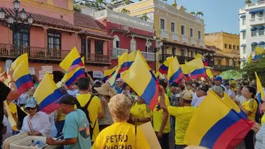 Así se desarrolló la multitudinaria marcha contra Petro en varias ciudades de Colombia Así se desarrolló la multitudinaria marcha contra Petro en varias ciudades de Colombia