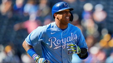 MLB: Salvador Pérez supera en jonrones a este venezolano (+Video)