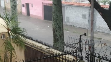 Fuertes lluvias anegaron las calles de Caracas este #20Abr (+Imágenes)