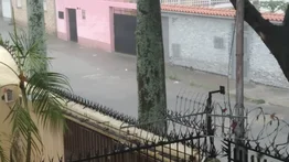 Fuertes lluvias anegaron las calles de Caracas este #20Abr (+Imágenes)