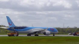 Boeing 787 aterriza de emergencia en Reino Unido