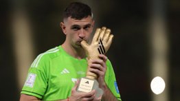 Baila, Dibu, Baila. El campeón del mundo derrota una vez más a Francia Baila, Dibu, Baila. El campeón del mundo derrota una vez más a Francia