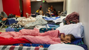 Denver cambia política de ayuda a migrantes (+Detalles)