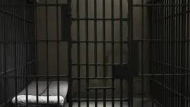 Condenan a mujer transgénero "vampiro" por abusar de una adolescente